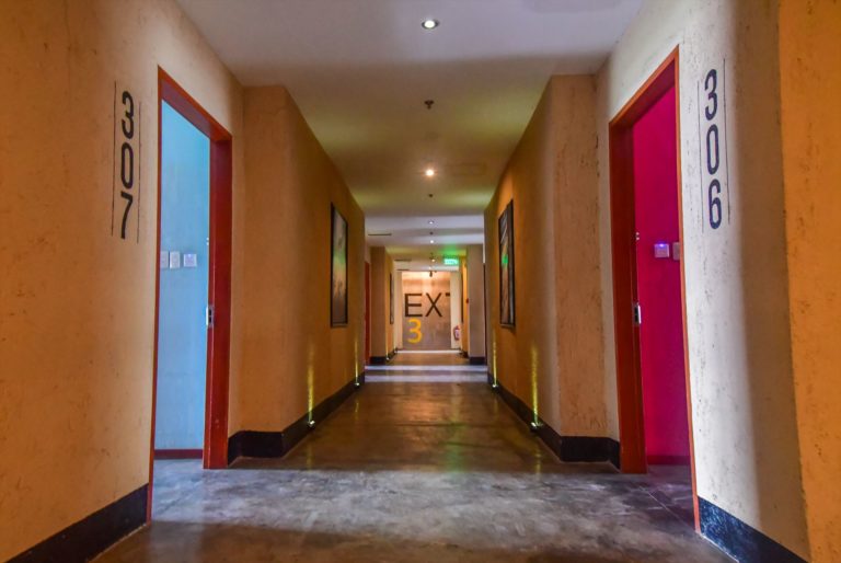 cella_premium-dorm_hallway