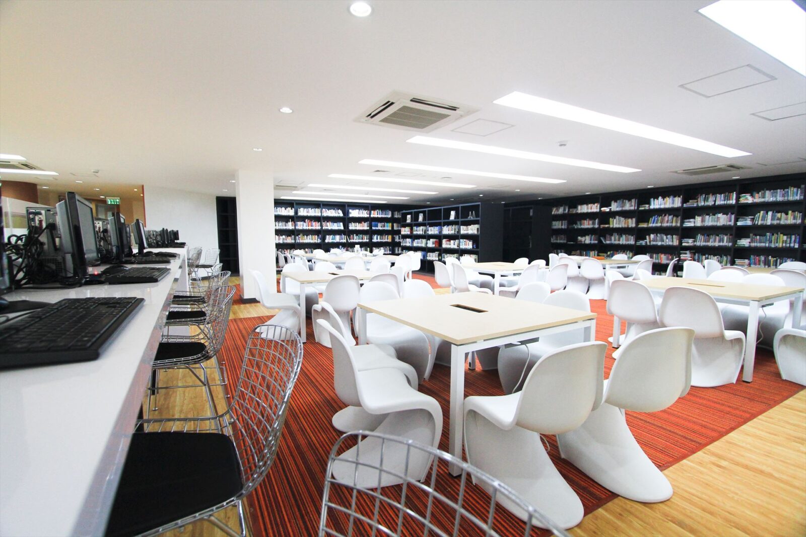 大学の図書館